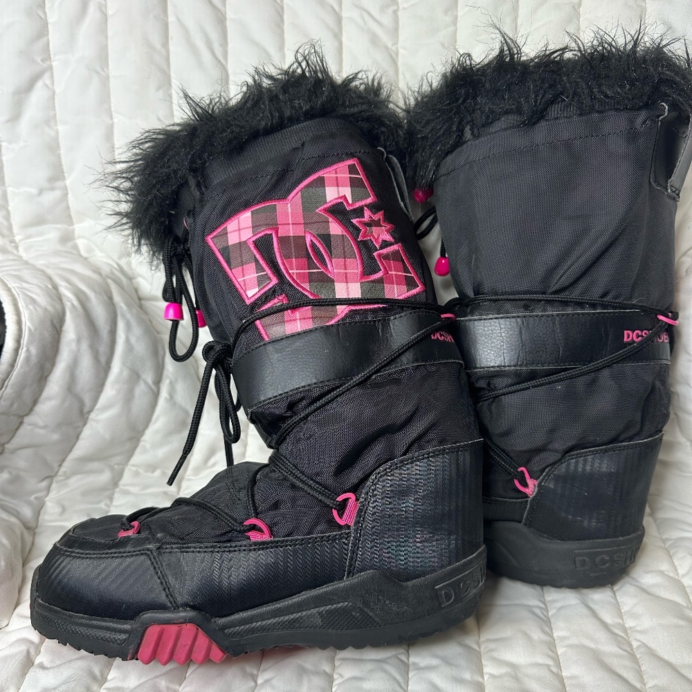DC y2K Winter Boots Pink Plaid - Picture 1 of 2